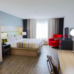Zimmer mit Kingsize-Bett für Gäste mit Behinderungen